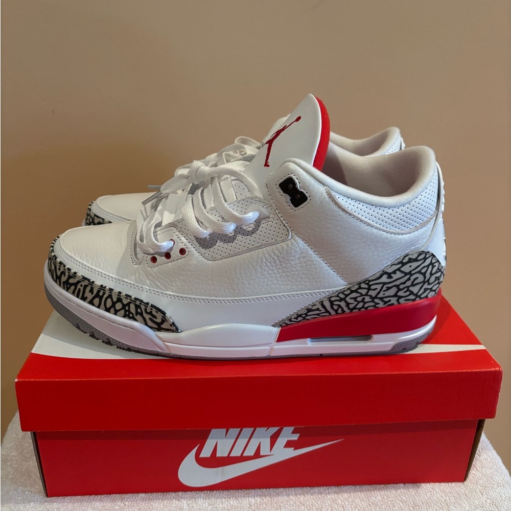 Jordan Sneakers White and Red
